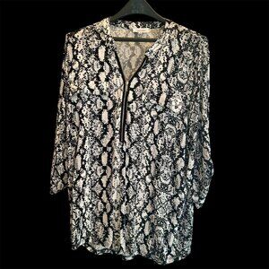 Calvin Klein Tops Women’s | Color: Black And White | 1/4 Zip | 3/4 Sleeve| XL